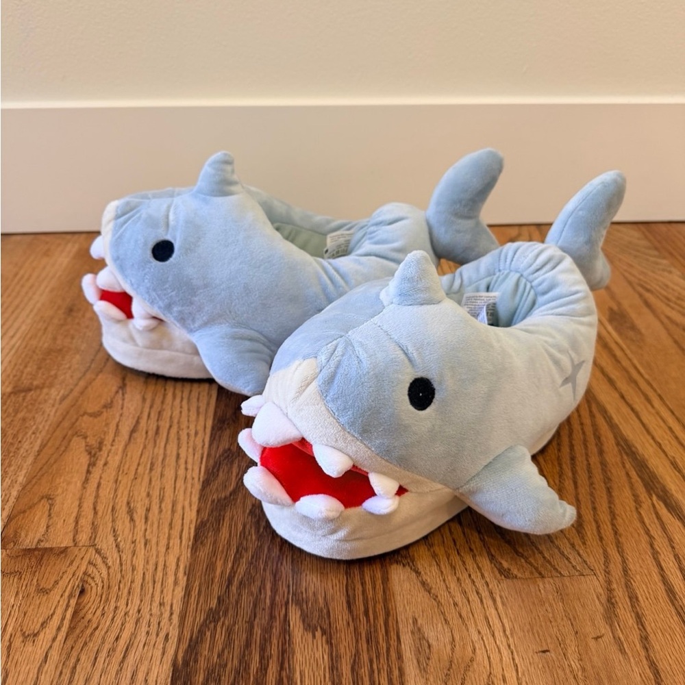 Epic Games - Plush Shark Slippers for Kids/women 23-25cm - Light Blue